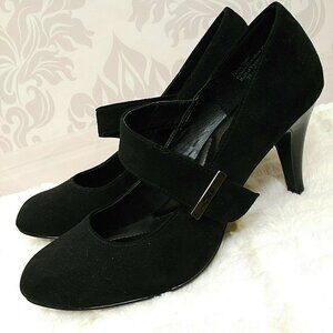 Coach And Four Black Pumps US Size 7.5 Vegan Faux Suede Heels Almond Toe